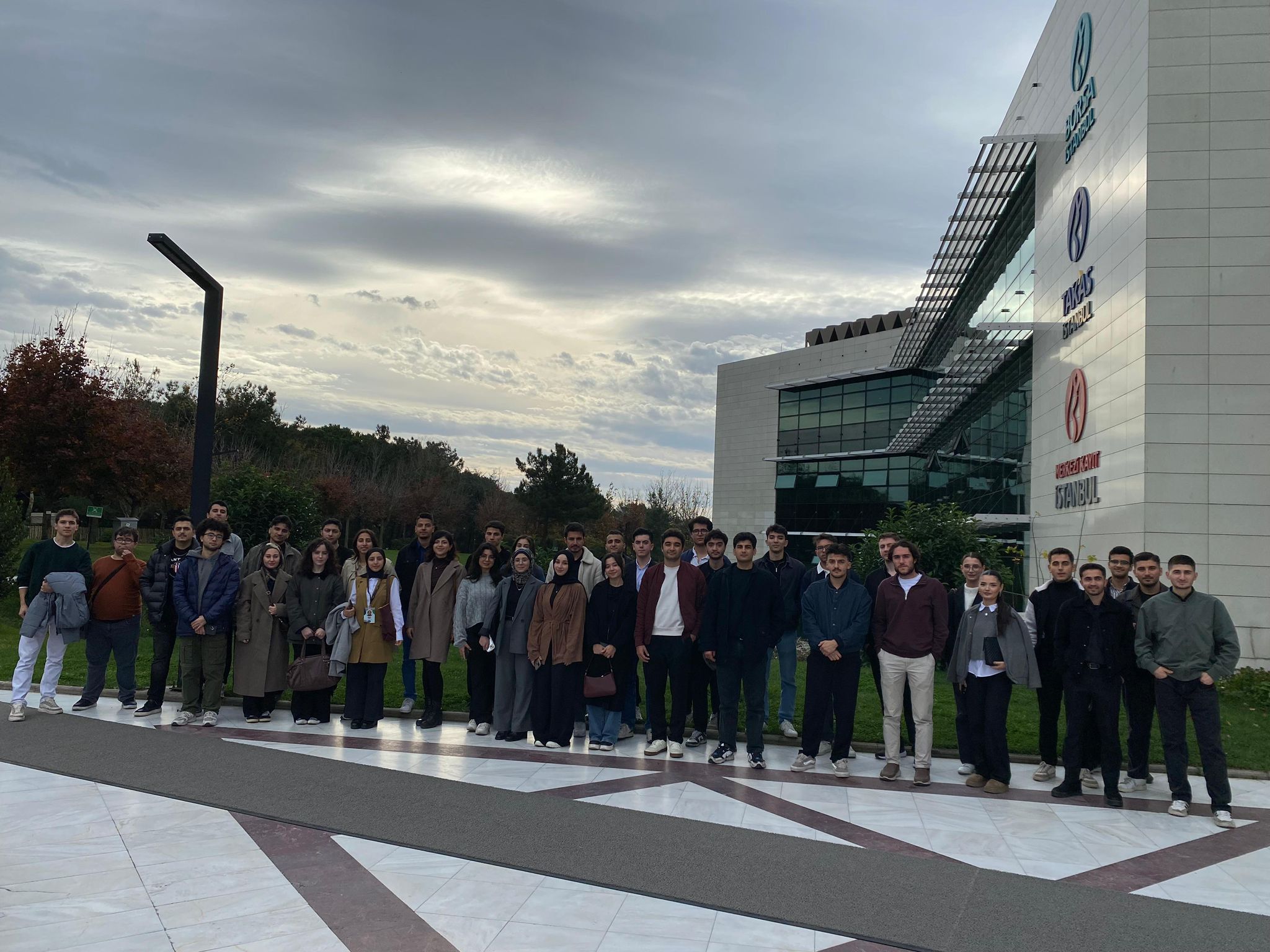 WhatsApp Image 2025-11-19 at 19.33.25.jpeg (401 KB)